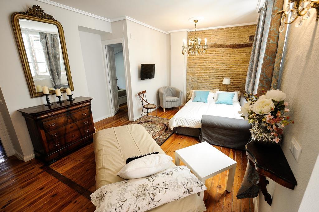 Heart Of Pamplona Apartments II By Clabao 部屋 写真